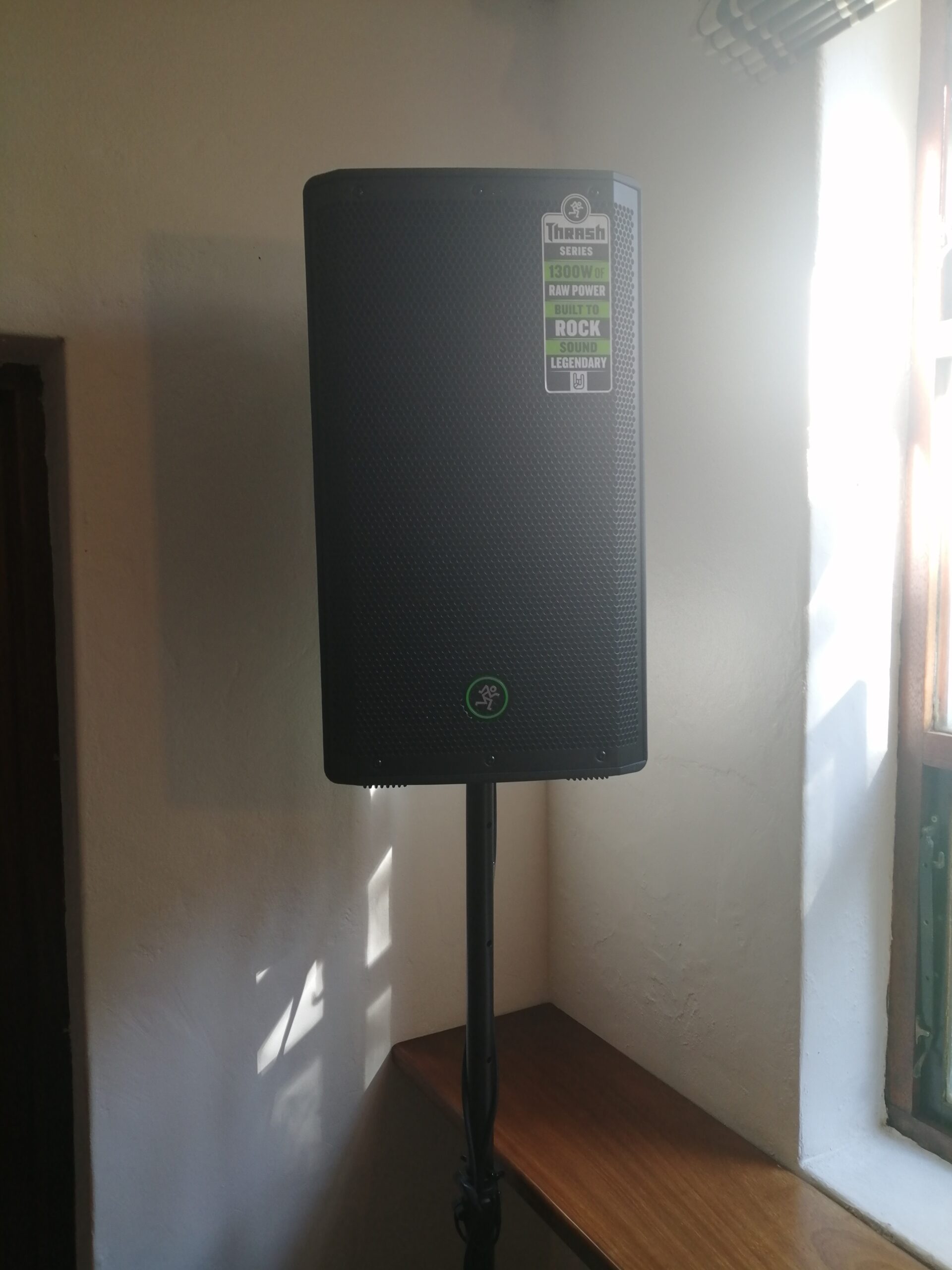 battery powered speaker for hire