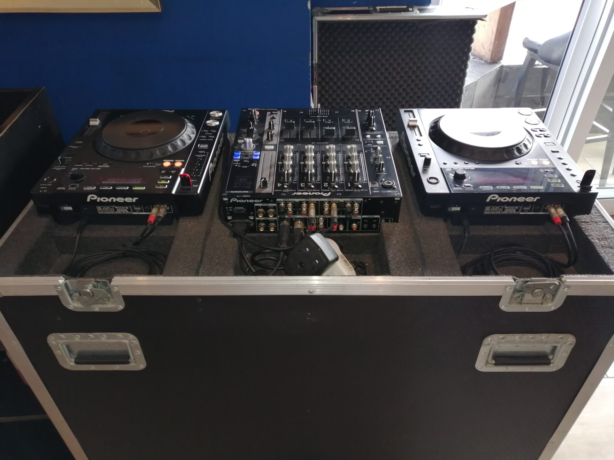 dj equipment rental